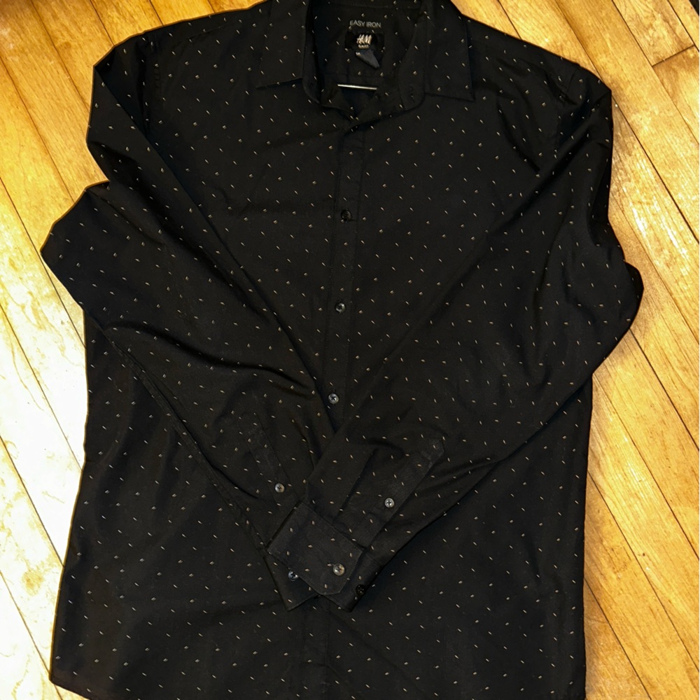 H&M Easy Iron black button up - Black - L